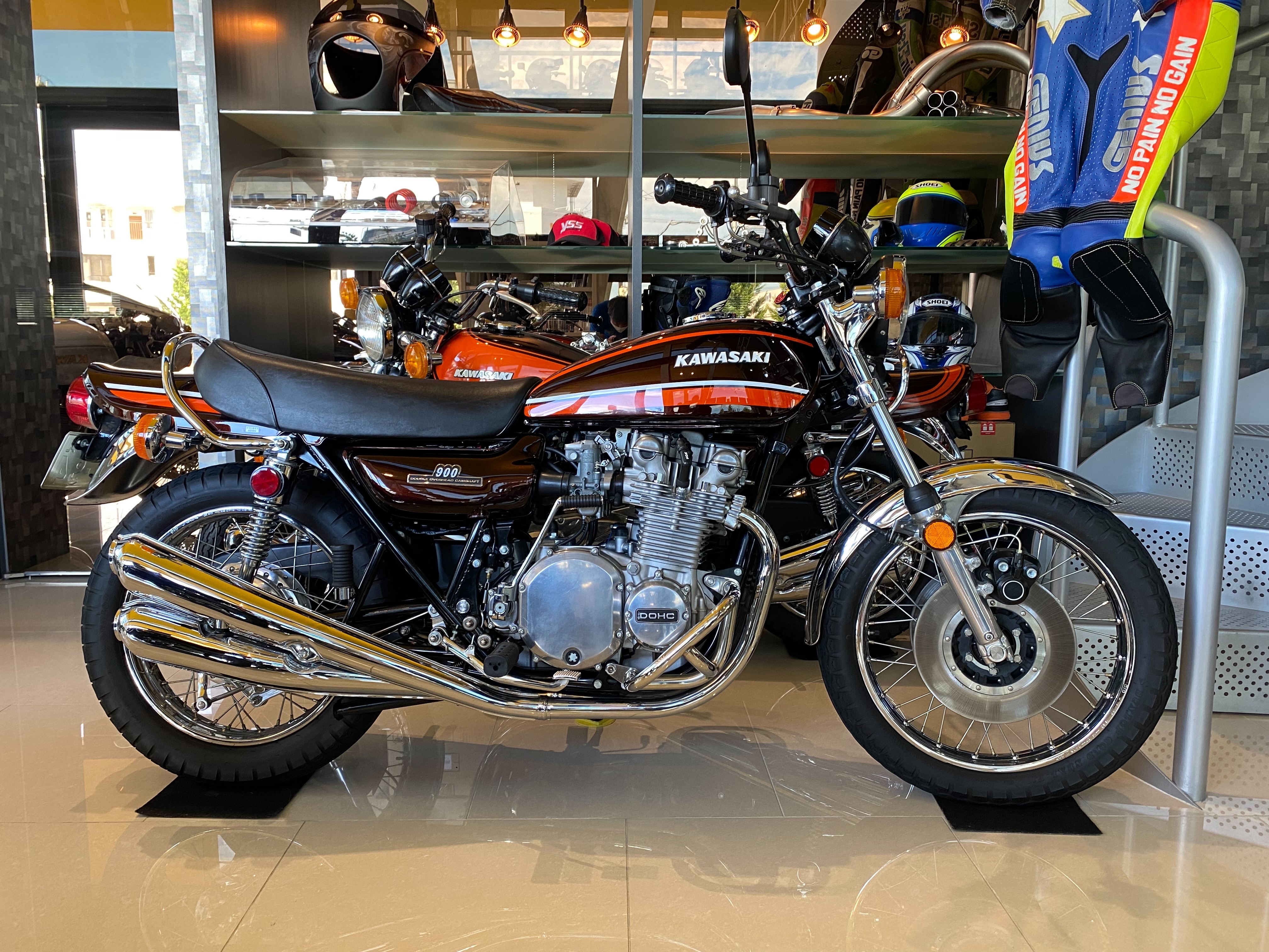 KAWASAKI Z1/Z2を形作る部位について【エンブレム】 | 【PMC.Inc】株式