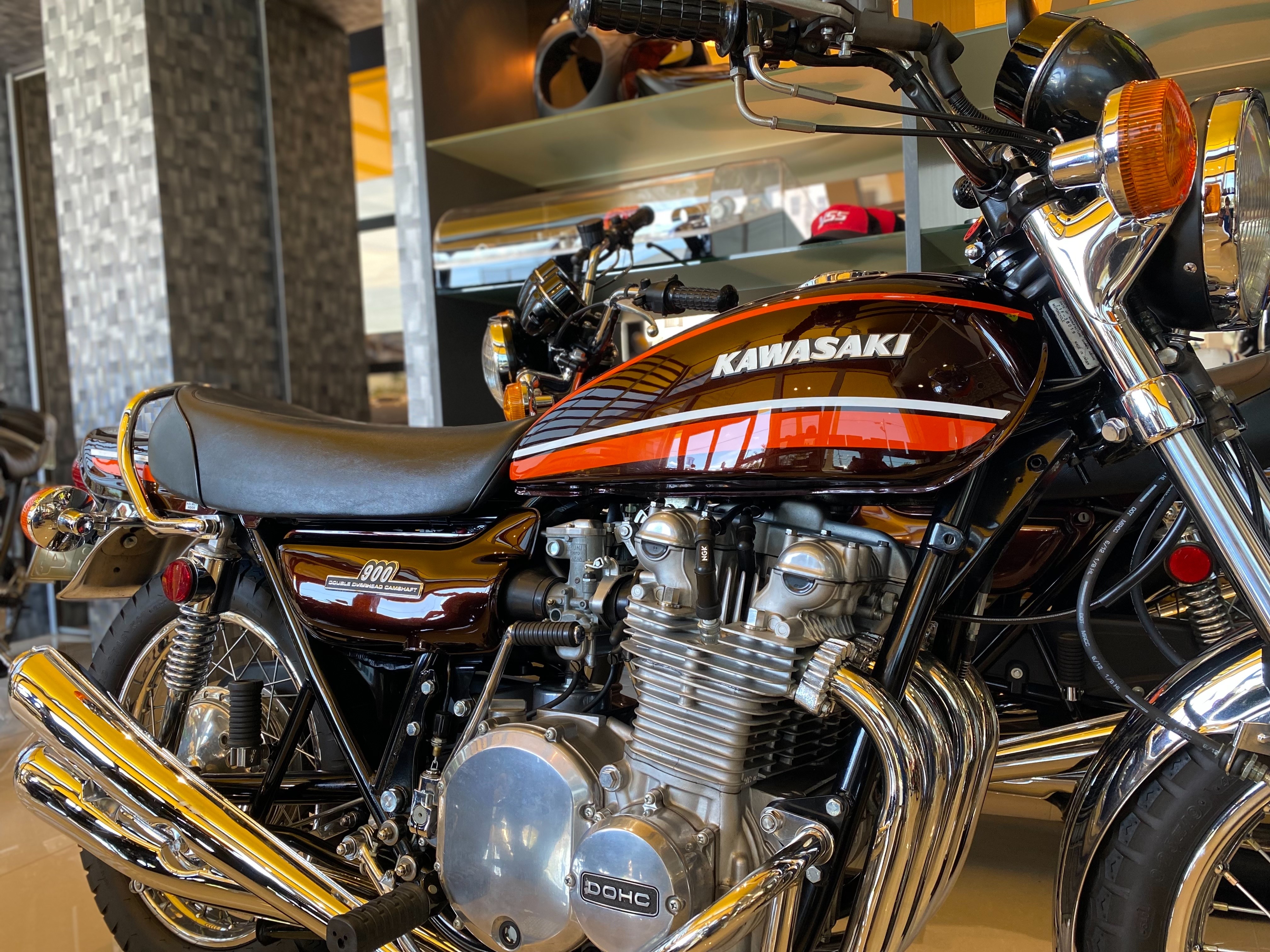 KAWASAKI Z1/Z2を形作る部位について【エンブレム】 | 【PMC.Inc】株式