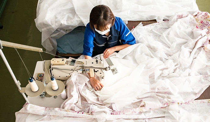 ニージェ 羽毛掛けふとん(ゴア): 羽毛掛けふとん(厚め)｜東洋羽毛公式