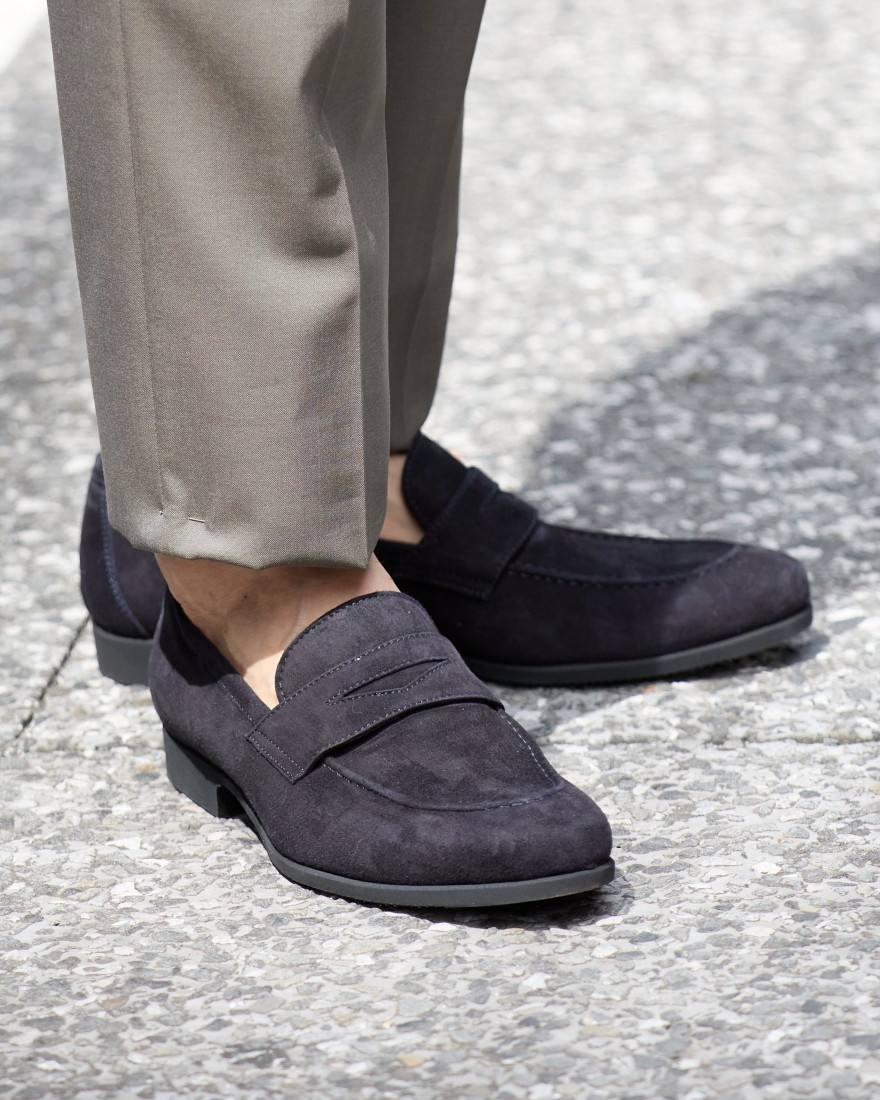 スエード コインローファー【ISEO/ラバーソール】｜FERRANTE
