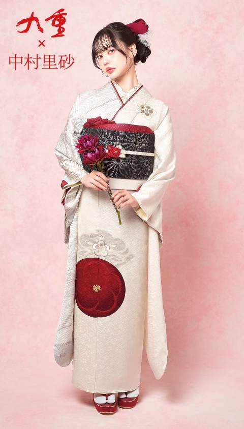 池田エライザの振袖-ベージュ|成人式の新作振袖ご紹介 El-705