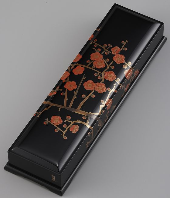 短冊箱 梅蒔絵は、鮮やかな色合いの梅が咲く、美しい短冊箱 | 輪島塗の