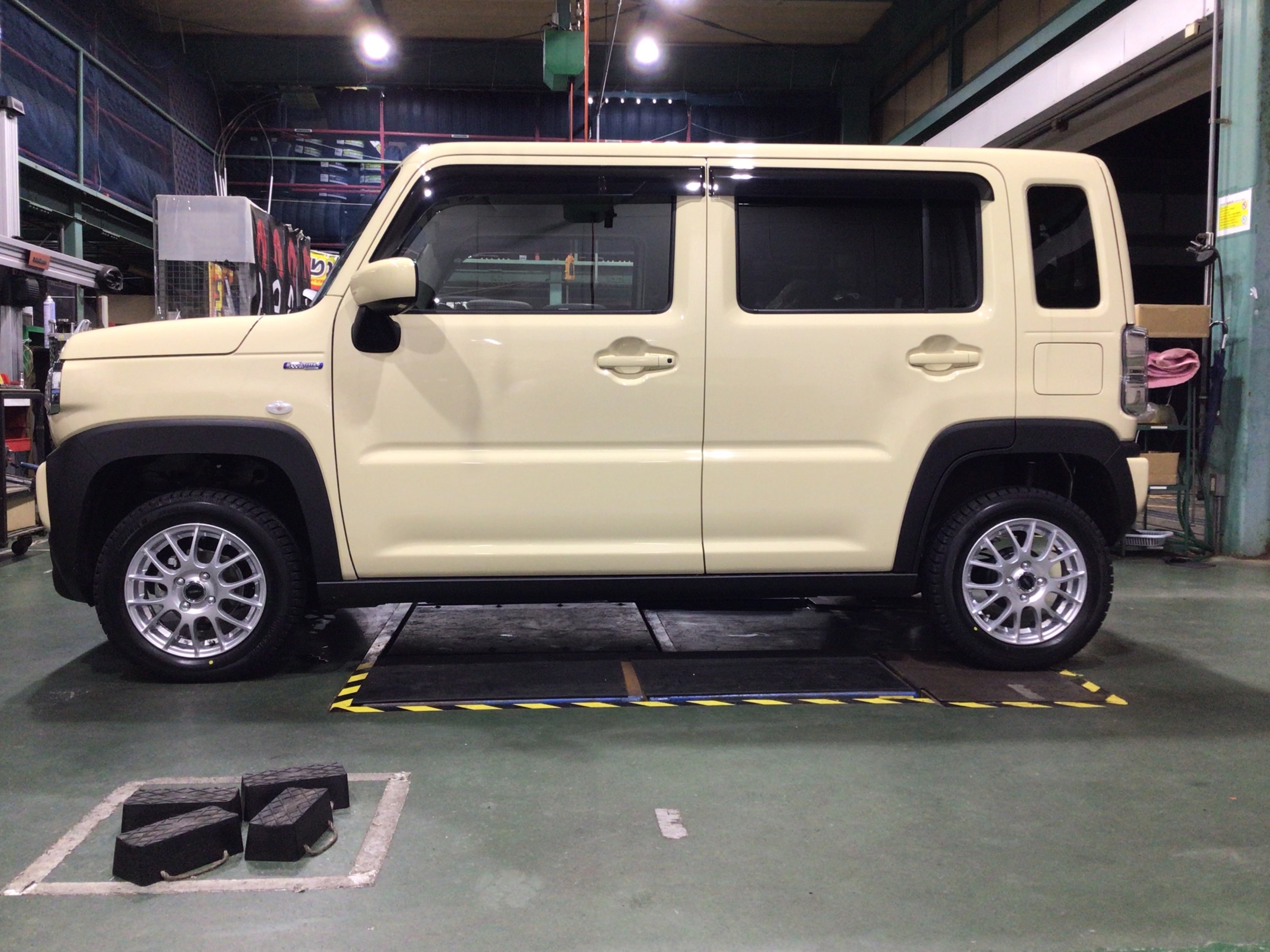 インチダウンでコストを抑えることも出来ます！『ハスラー 冬タイヤ