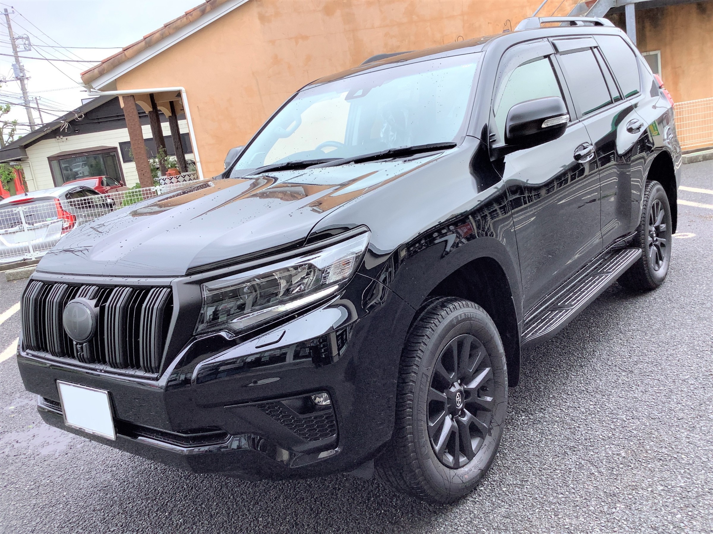 150型ランドクルーザープラド Matt Black Edition、ホイール交換