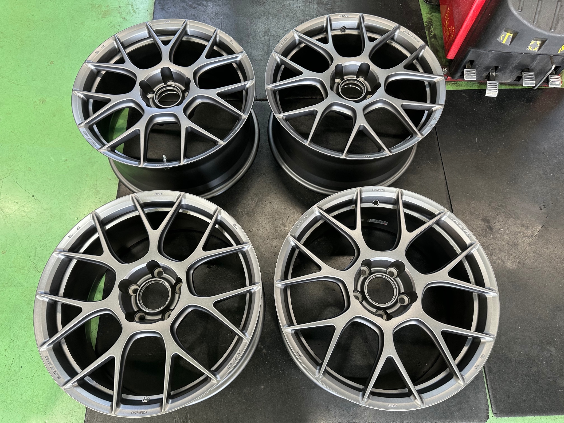 BBS RE-V7 MGRカラー 18インチ入荷♪ | 店舗おススメ情報 | タイヤ館