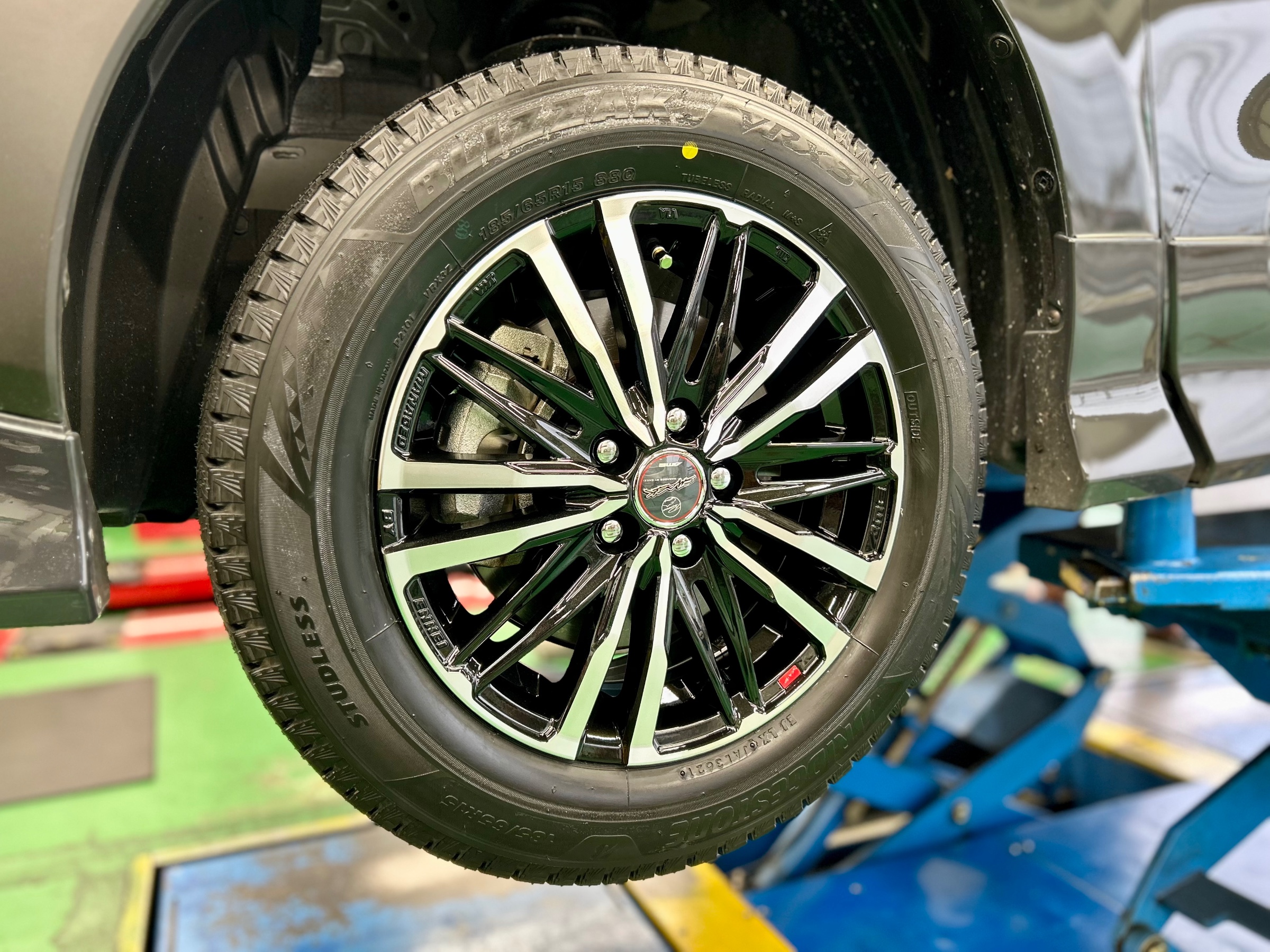 シエンタ スタッドレスセット品取付作業 | 店舗おススメ情報 | タイヤ