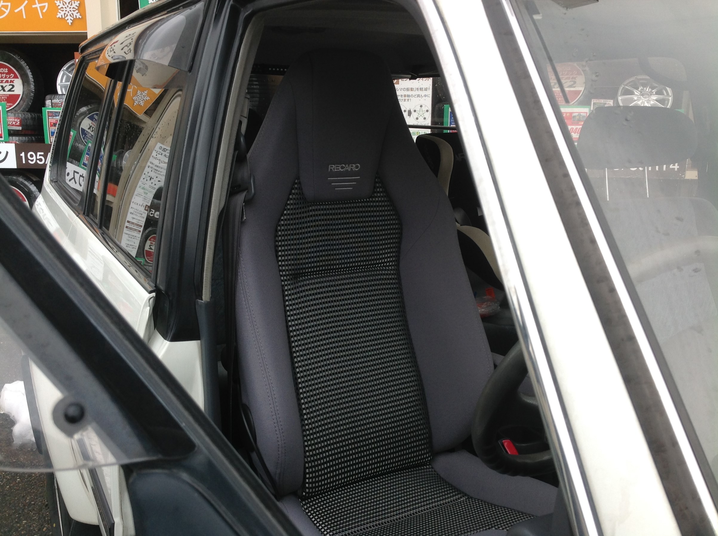 80ランクルにレカロシートお取り付け。 | 店舗おススメ情報 | タイヤ館