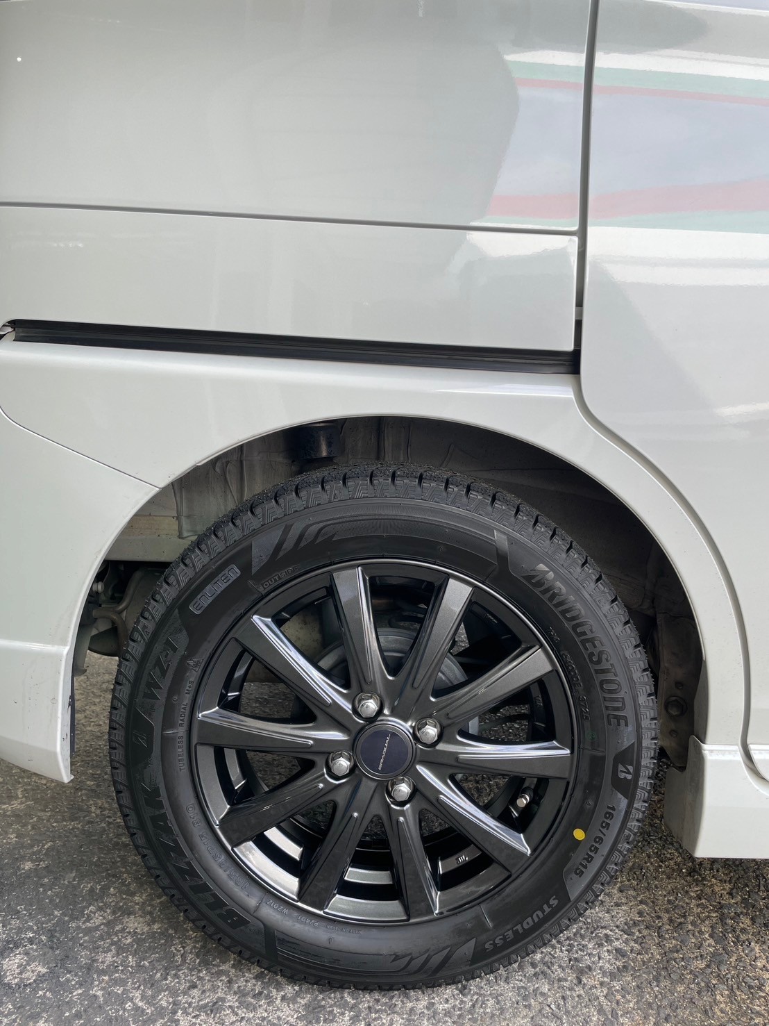 スズキ ソリオ】スタッドレス・ホイール交換作業 | 店舗おススメ情報