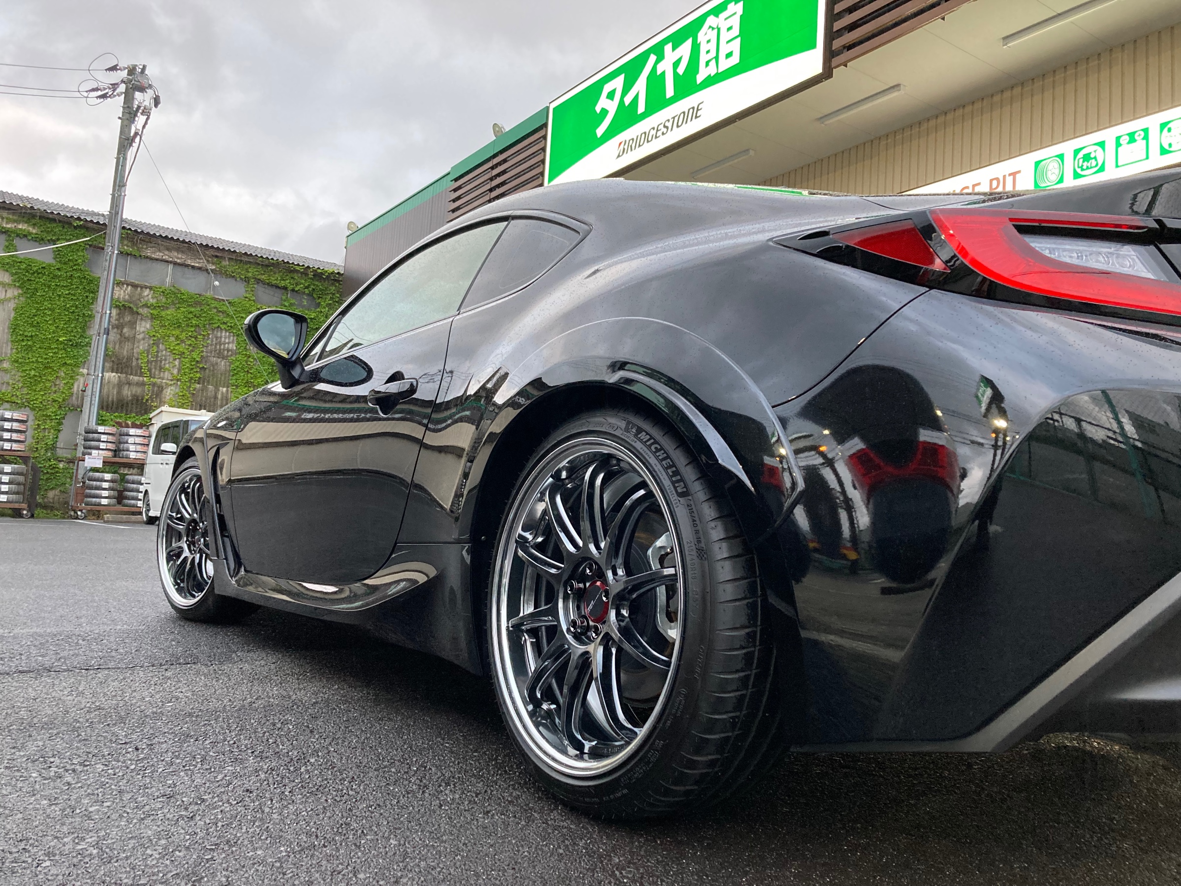 GR86 STの車高調とZR10 2P でキメる！ | 店舗おススメ情報 | タイヤ館