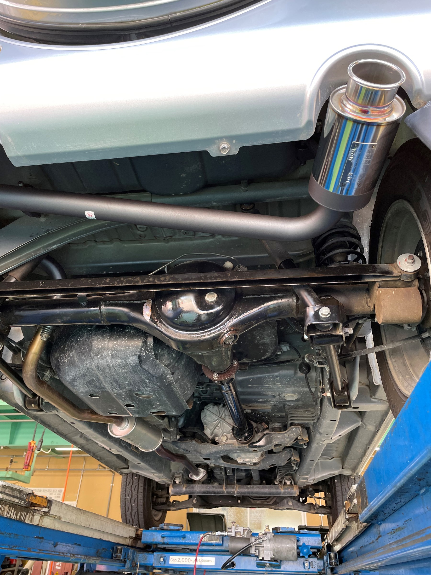 パジェロミニ(H58A)にマフラー取り付け♪ | 店舗おススメ情報 | タイヤ