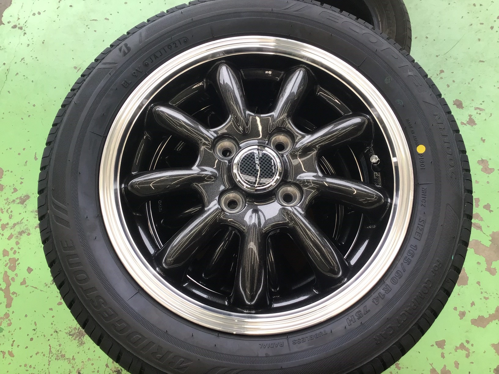 スズキ・エブリイワゴン(DA17W)】タイヤ・ホイールセット取付♪ | 店舗