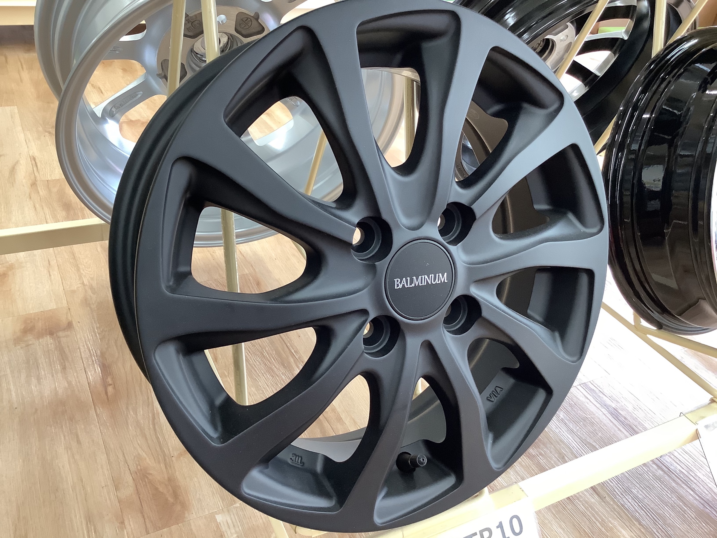 ブリヂストン バルミナTR10(マッドブラック)展示！ | 店舗おススメ情報