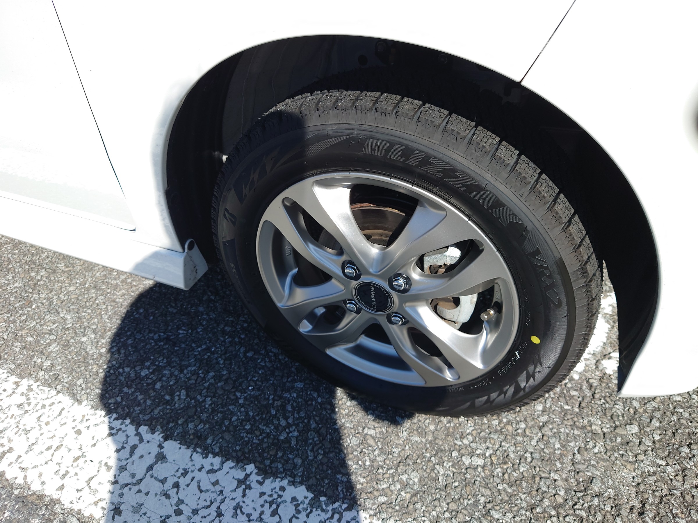 N-BOX JF4 ﾌﾞﾘｻﾞｯｸVRX2＆BALMINUM DS-M スタッドレスホイールセット