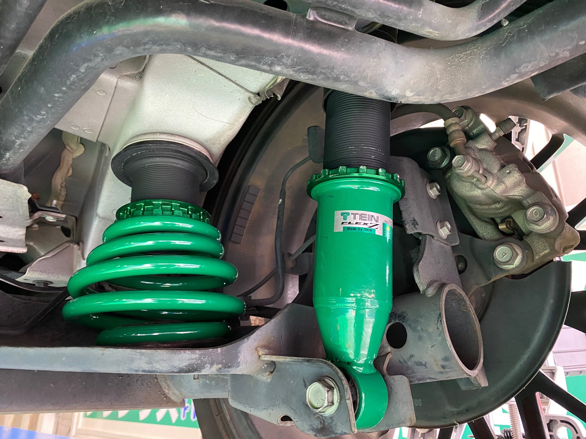 日産セレナ（C26） TEIN FLEXZ 車高調取付 | 店舗おススメ情報