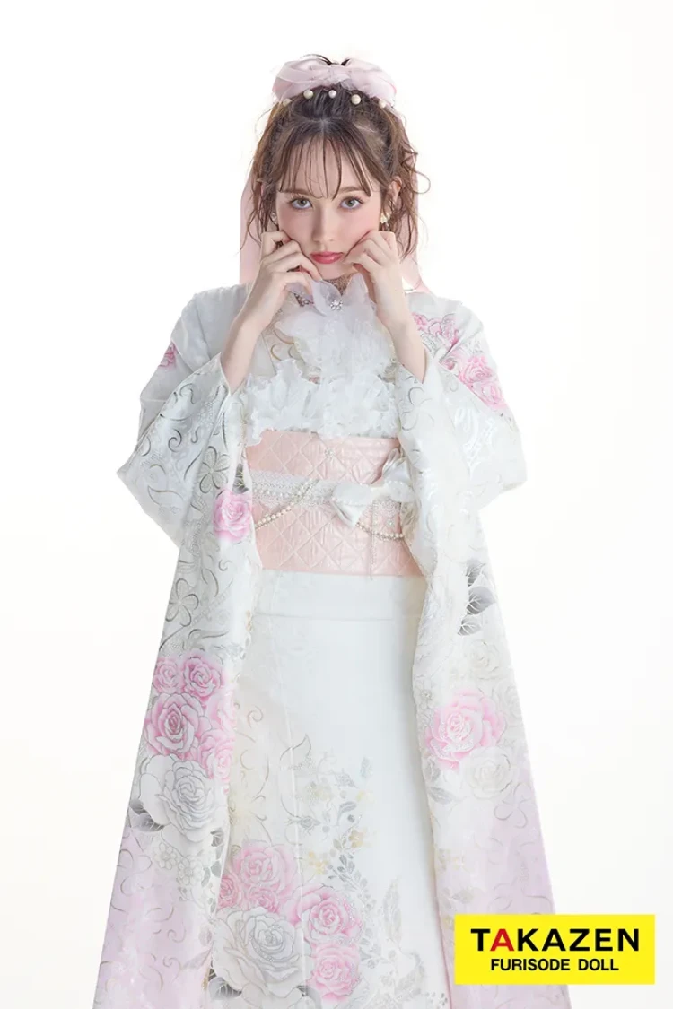 白地に蘭の花❤️可憐で清楚❤️透明感が抜群に可愛い振袖✨袋帯との2