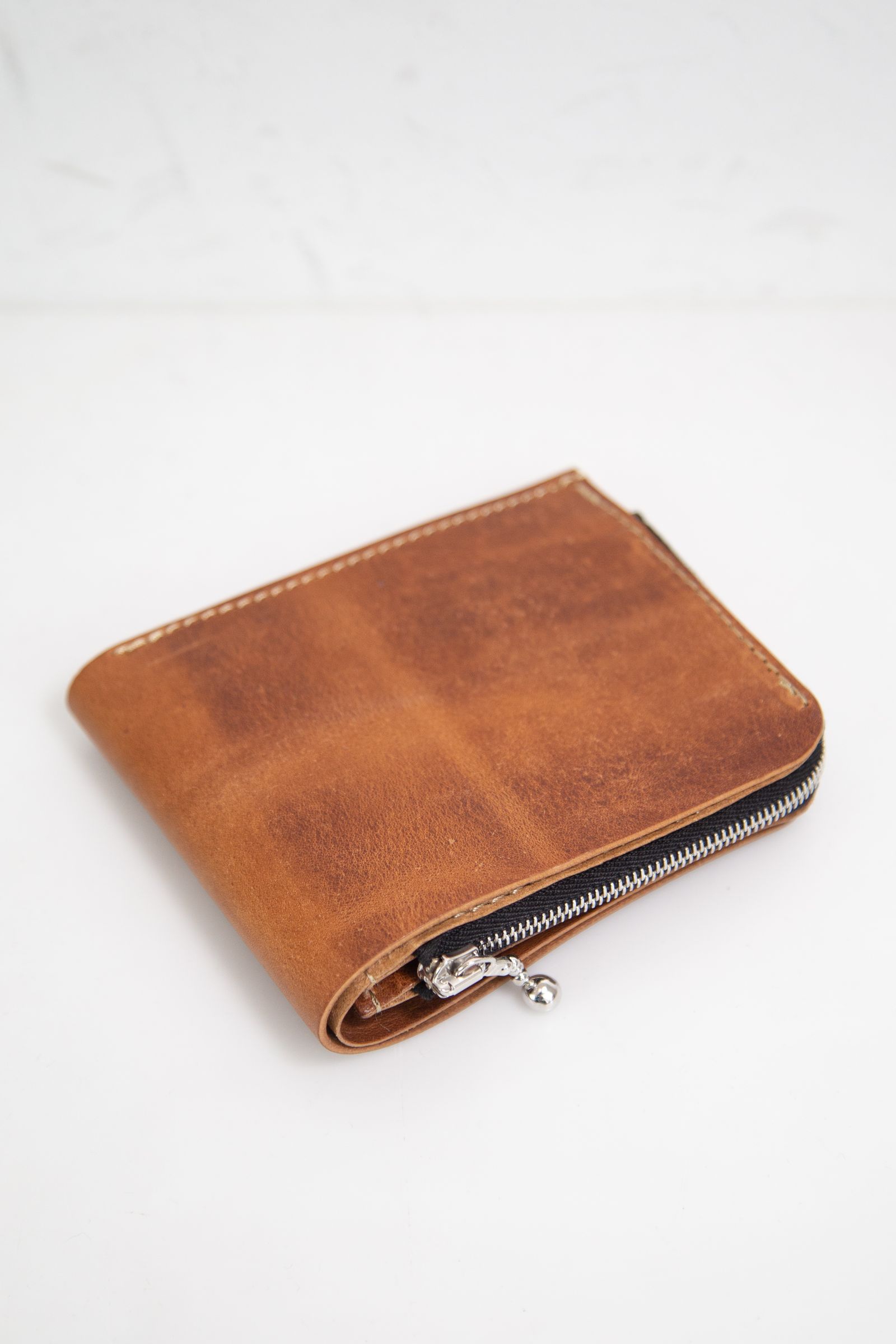 ISAMU KATAYAMA BACKLASH - イタリアンダブルショルダー二つ折り財布