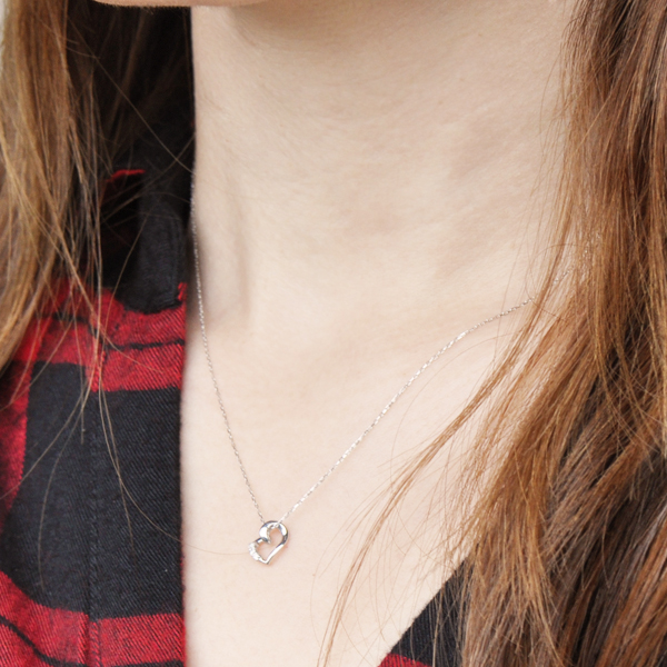 10金ホワイトゴールドダイヤモンドハートネックレス 未来天使｜可愛い