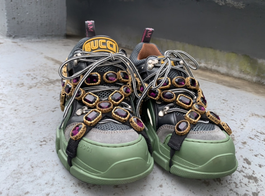 ラグジュアリーブランド【GUCCI /グッチ】よりフラッシュトレック