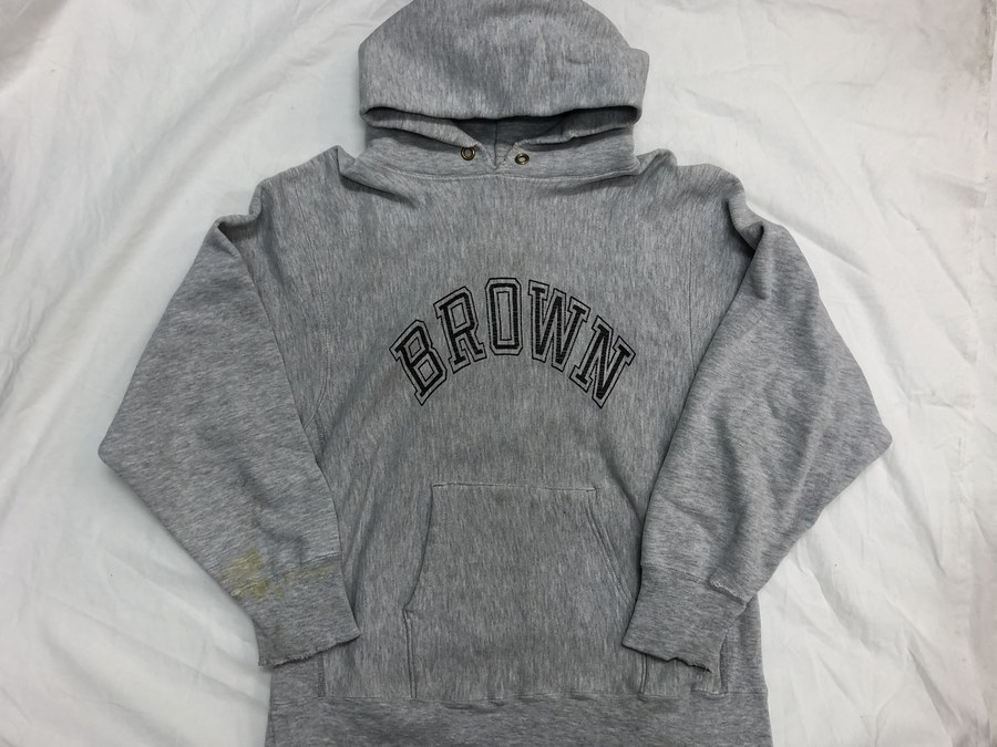 人気ヴィンテージアイテム】Championより80年代”BROWN”プリント