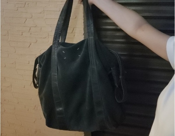 MartinMargiela10/マルタンマルジェラ】よりスウェードセーラーバッグ