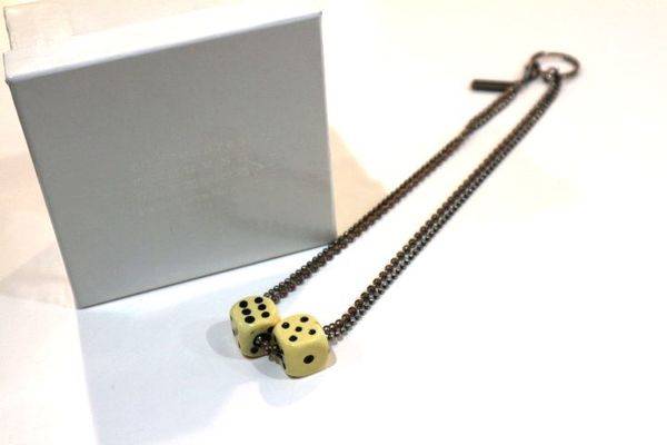 名作は何年経っても名作。マルジェラの名作ダイスネックレスの思い出