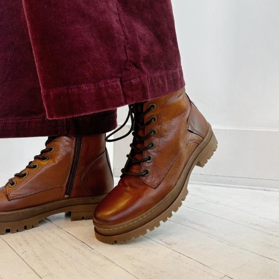 MIZ MOOZ - ARCADIA LACE UP BOOT IN BRANDY ANTIQUE LEATHER – the