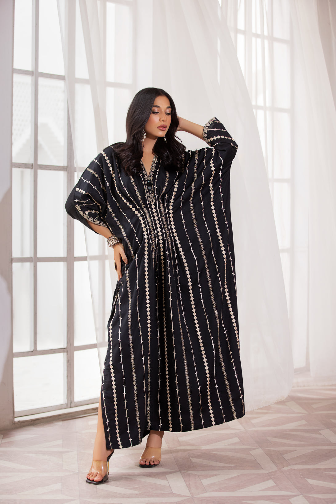 ZAIWA 1PC EMBROIDERED KAFTAN 07 – The Zaibai