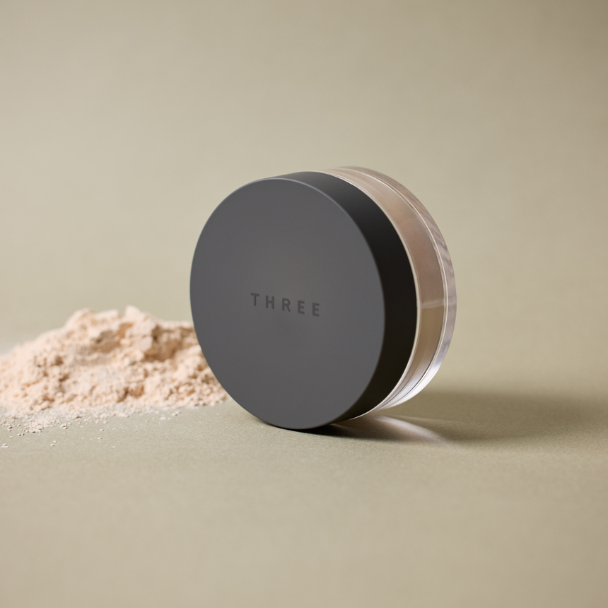 THREE アルティメイトダイアフェネス ルースパウダー | フェイス