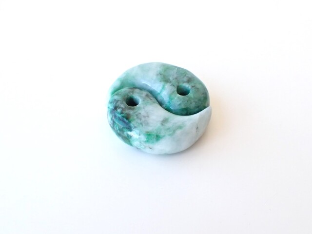 HC0387 新潟県糸魚川産 翡翠 勾玉 縁結び