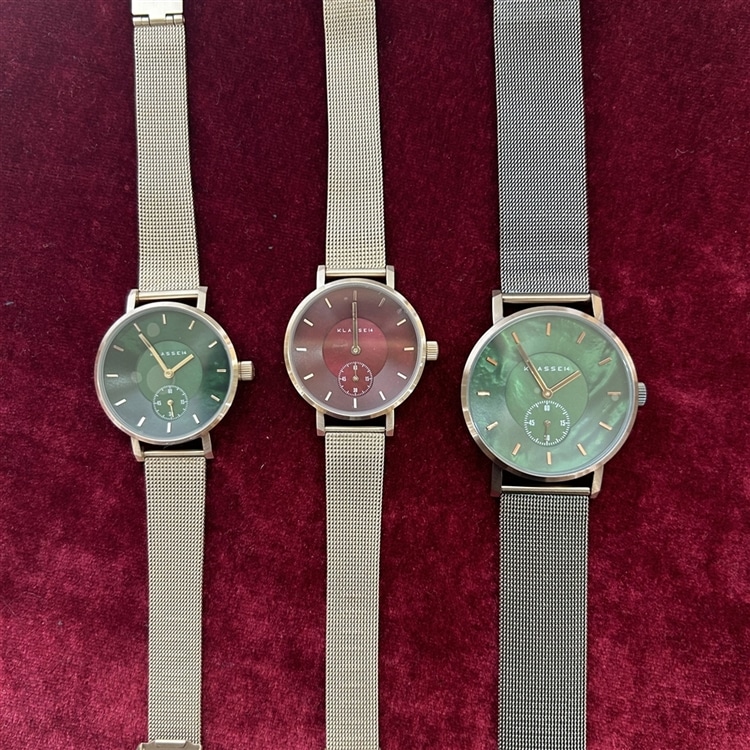 KLASSE 14】クリスマス限定!!マザーオブパール文字盤の新作時計のご