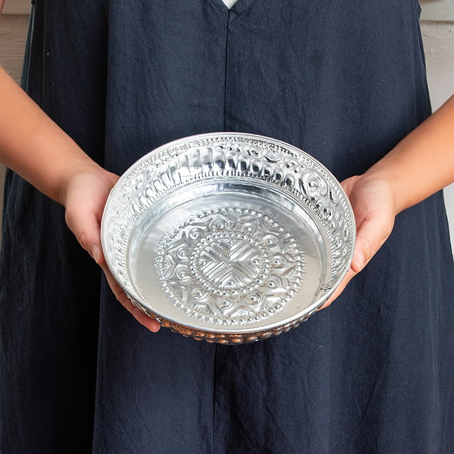 バリのアルミ細工 ラウンドトレイ お盆 20cm の通販 - TIRAKITA.COM