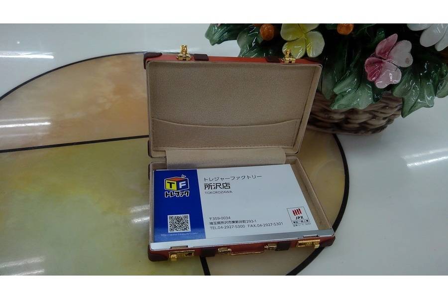 ミニサイズのかわいいトランク型♪ GLOBE TROTTER（グローブ