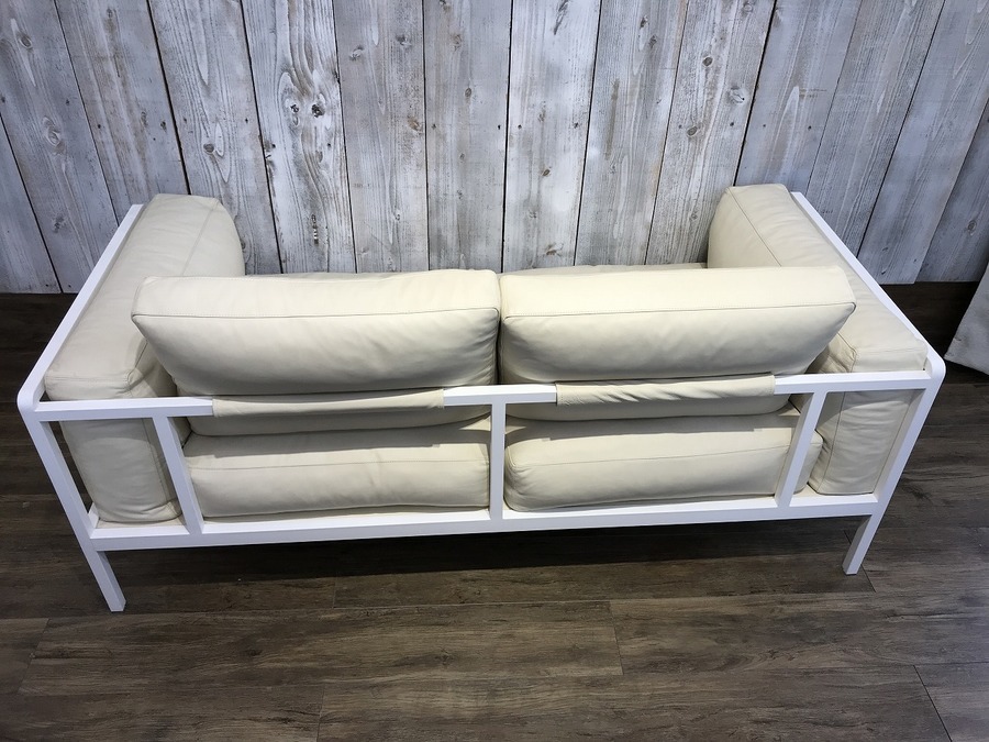 erba（エルバ）】イタリア最高級ブランドの2人掛けソファ（ソーニョ