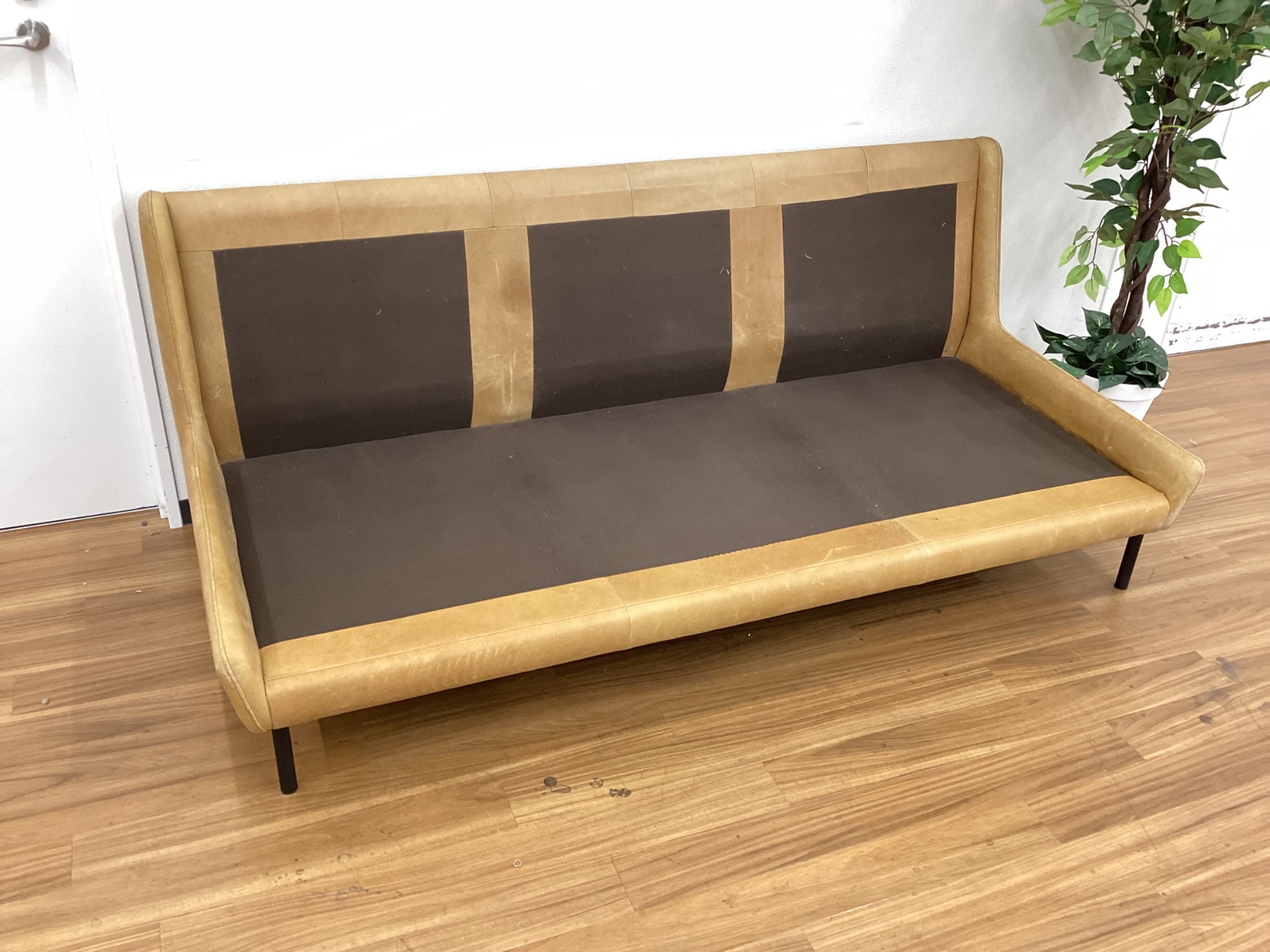 お値段見直しました！ unico（ウニコ）HOXTON （ホクストン）3人掛け