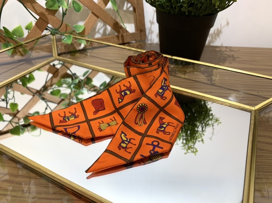スマホで購入】HERMES(エルメス)ツイリースカーフ「馬着」が買取入荷