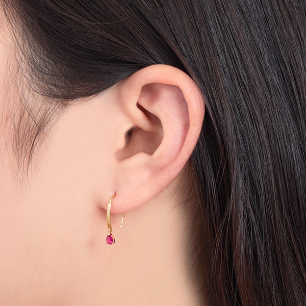 K18イエローゴールドルビーピアス(RPE994-002)|TSUTSUMI（ジュエリー