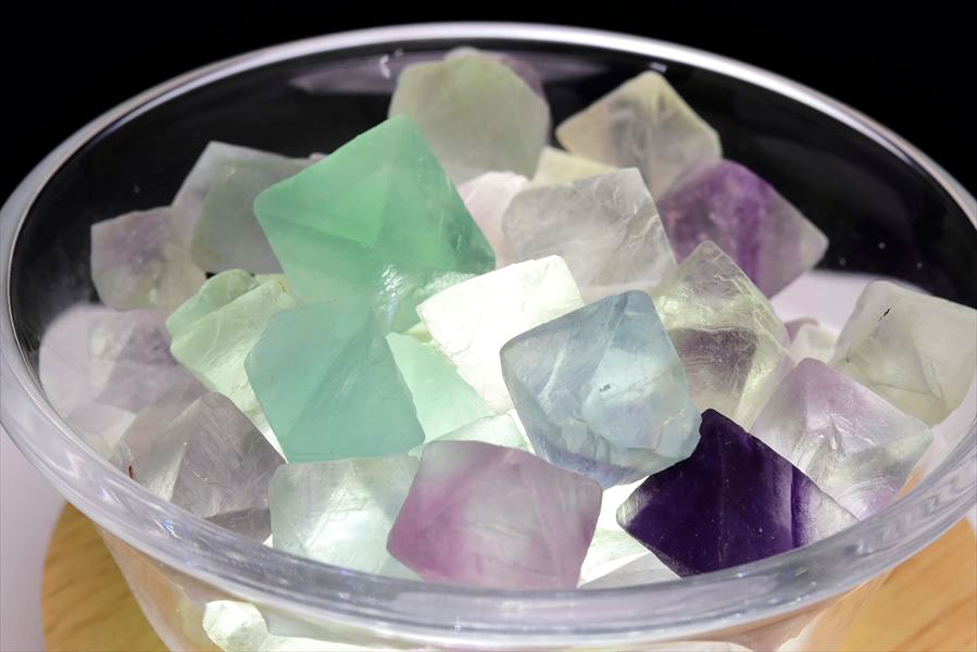 フローライト 八面体 たっぷり約1kg｜蛍石｜原石