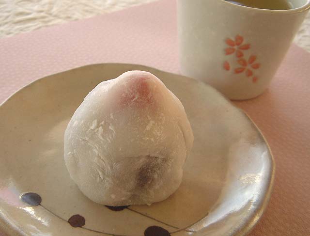 いちご大福｜株式会社うさぎもち｜生切り餅・鏡餅｜新潟県燕市