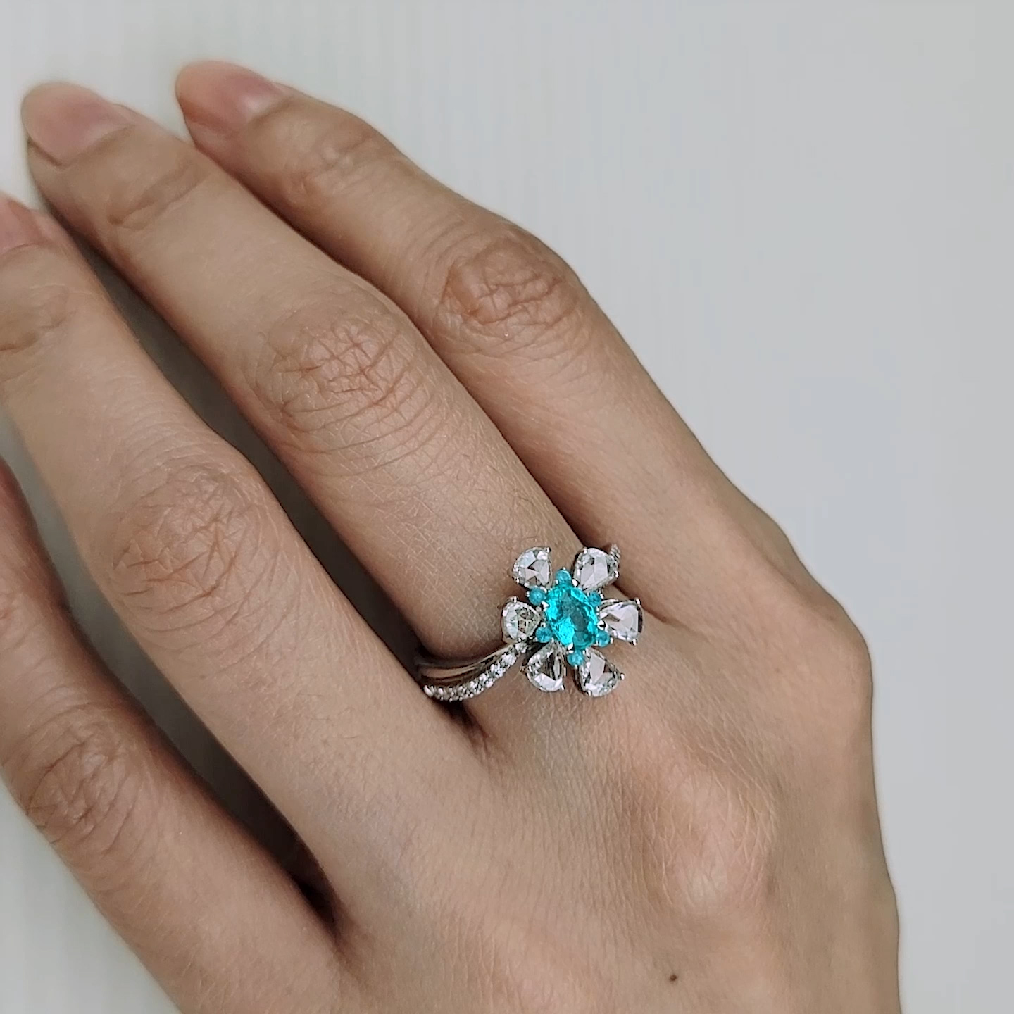 ブラジル産パライバトルマリン0.32ct0.06ctプラチナリングダイヤ1.30ct