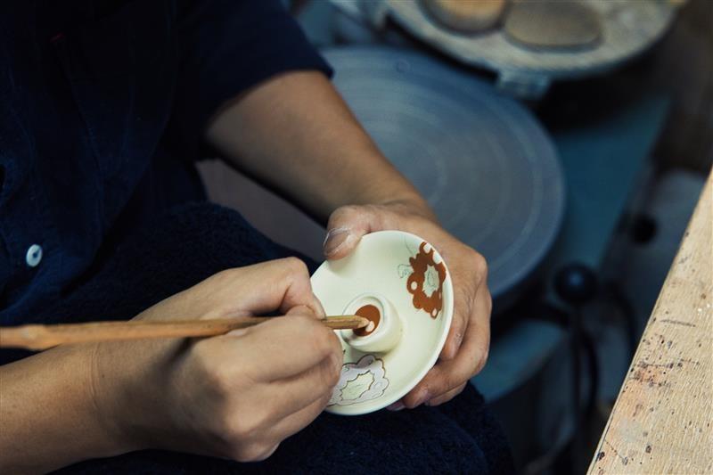 京焼・清水焼 香りだけでなく目でも癒し感じて：挑む 未来