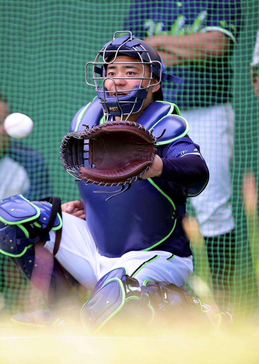 WBC:［侍出陣 連覇へ］ウィニングボール再び…ヤクルト 中村悠平捕手