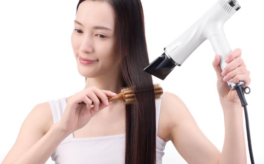 大風量はそのままいつでもどこでも艶髪を叶える「リフトドライヤー