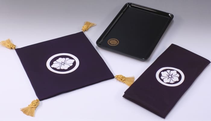 家紋入り 切手盆・祝儀盆｜輪島塗｜結納ドットコム