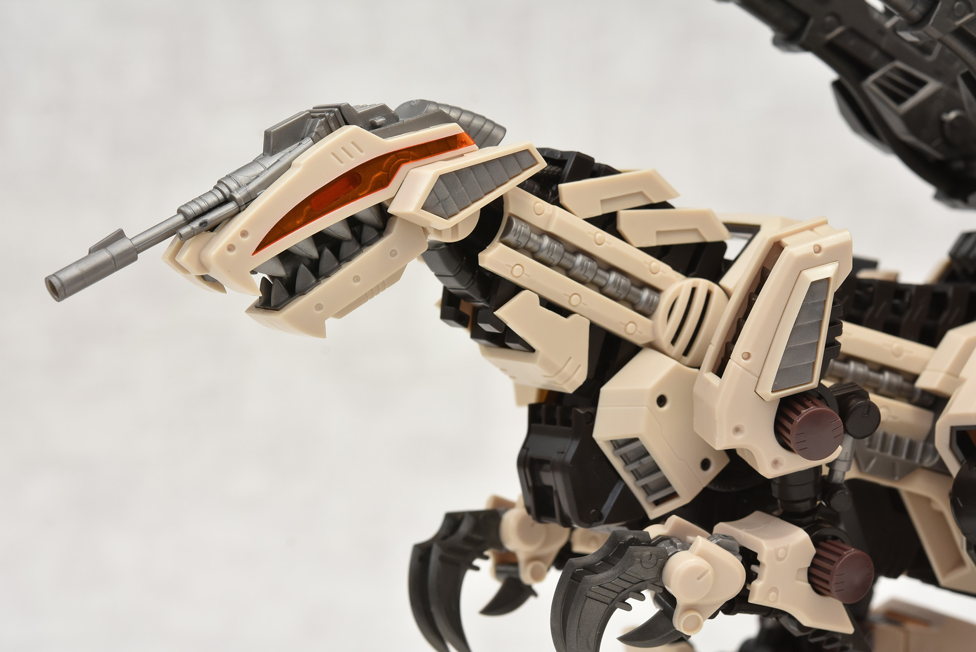 ゾイドワイルド】ジェノザウラー ボーンカラーVer. レビュー