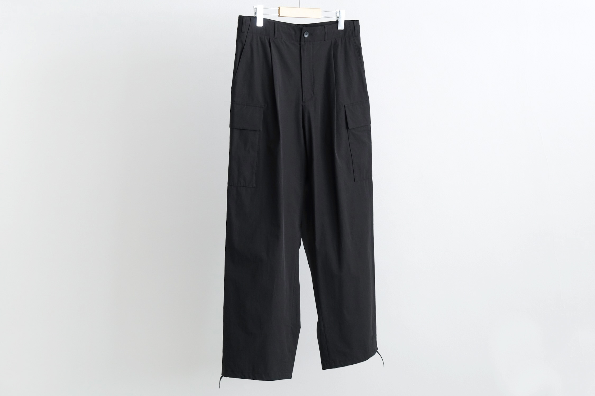 KYOTO TSURIZOME COTTON WIDE EASY CARGO PANTS - WUNDER