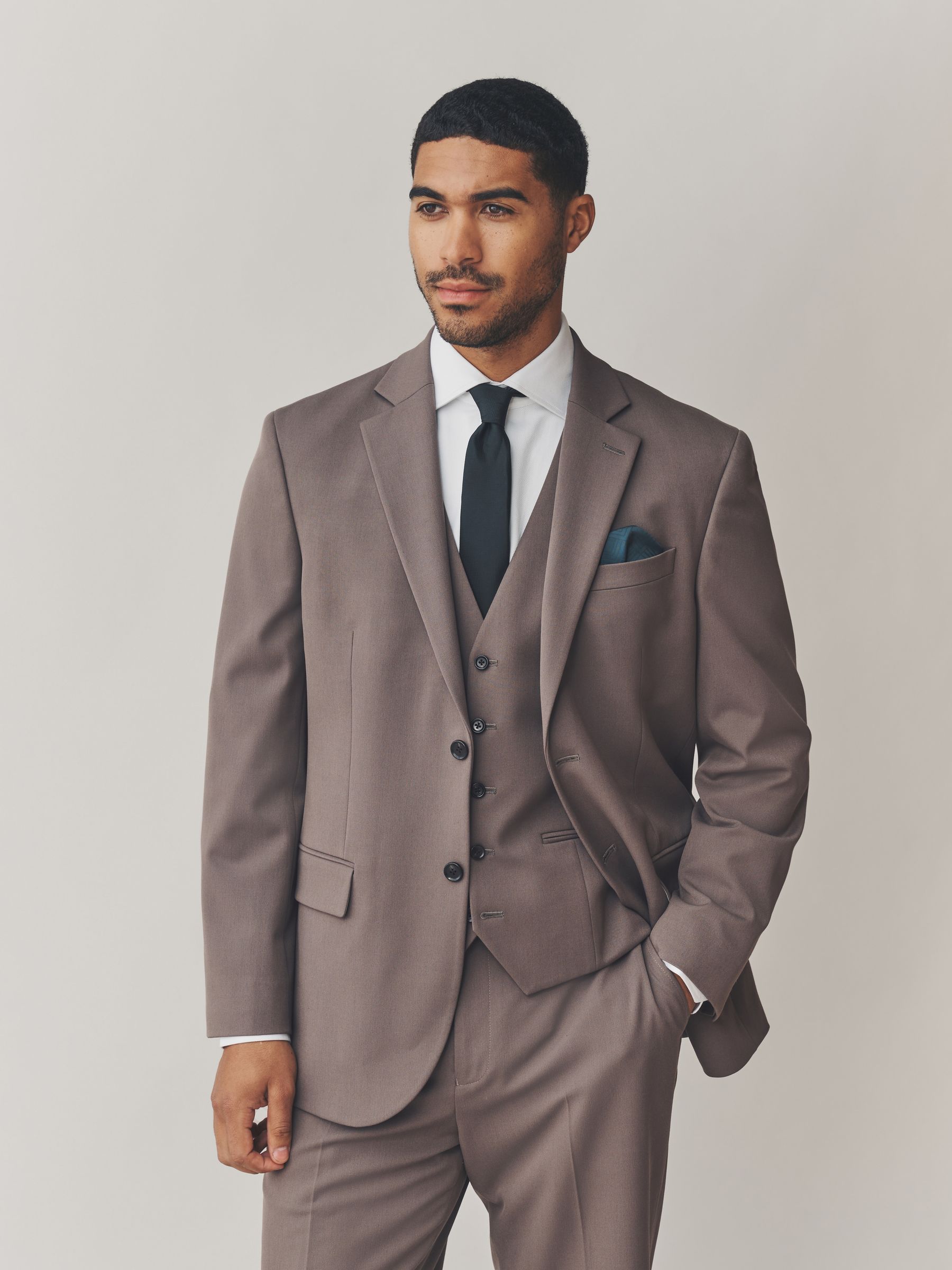 Next：日本 ライトブラウン - レギュラーフィット - Motionflex