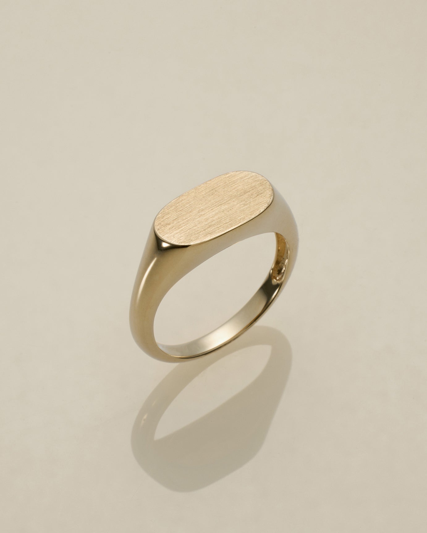 K10 マット オーバル シグネットリング ゴールド | XOZ 10金リング