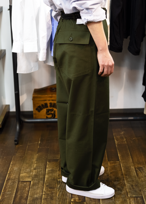 CIOTA スビンコットン ムラ糸バックサテン ベイカーパンツ | 大阪