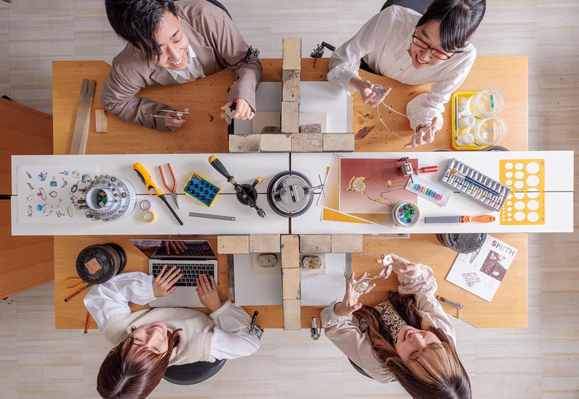 ジュエリーデザイン科 伝統彫金からハイジュエリーまで | 山脇美術専門学校