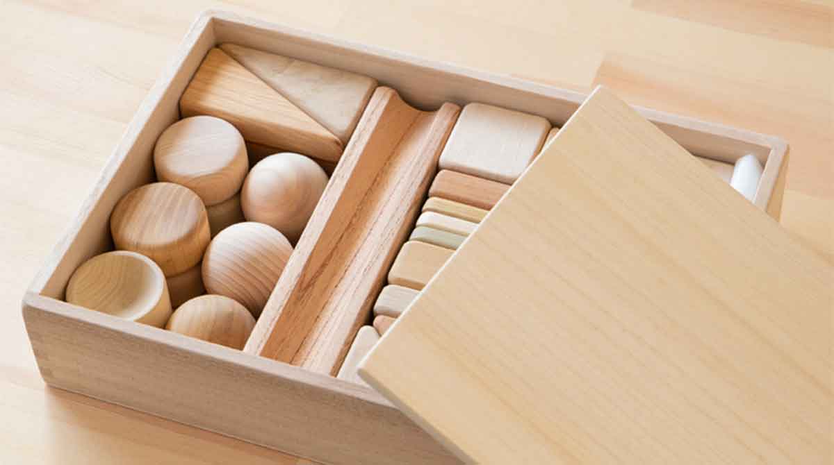 まぁるい形の入った積み木 | 隈本コマ | 創業120年の老舗こま屋が